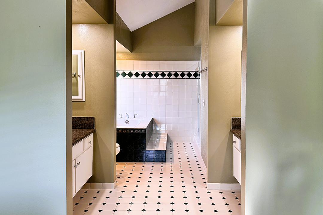 HHM Before wide entrance